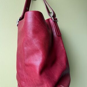 Coach! Elegant Red Leather Bucket Bag
